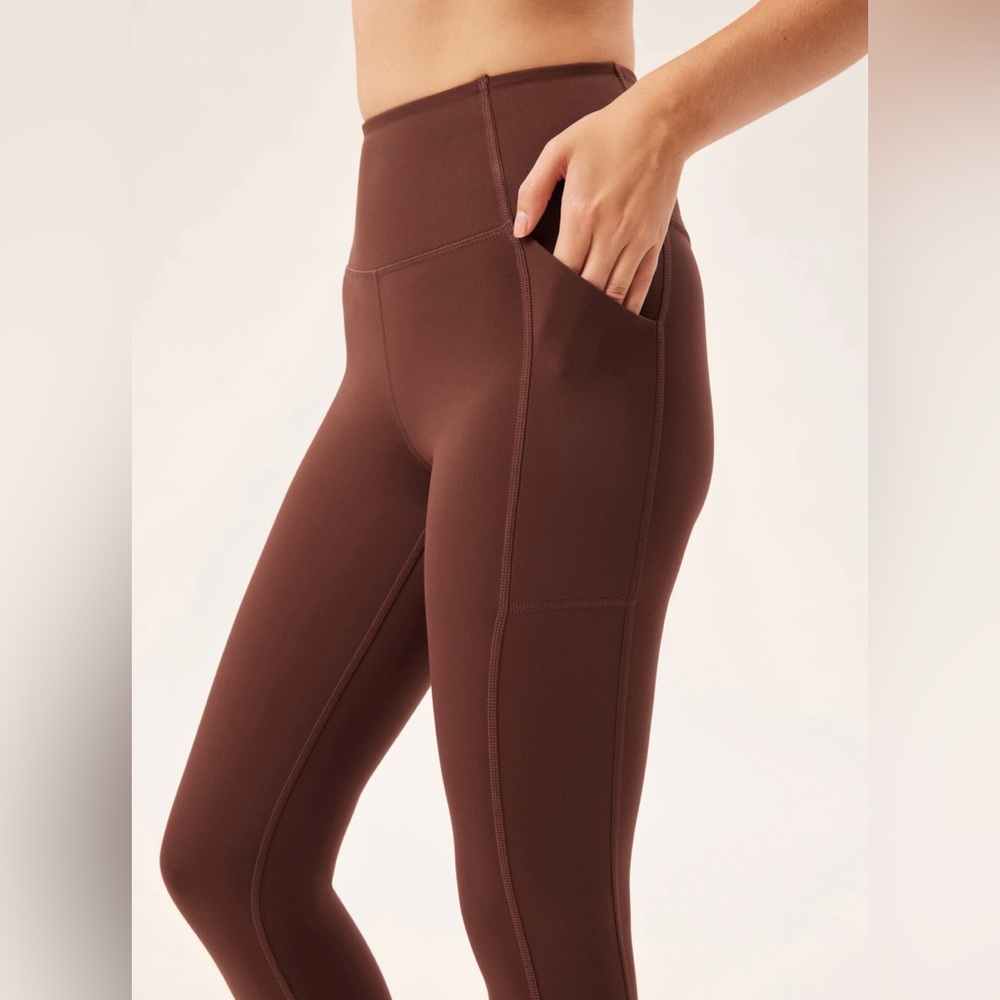 Girlfriend Collective High-rise Compression Pocket Legging in Earth Brown